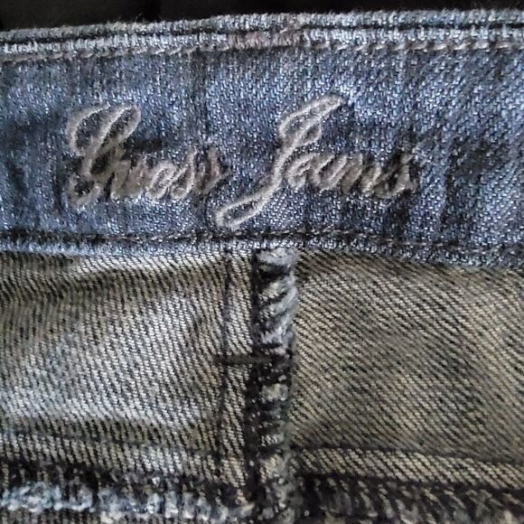 Guess Y2K Straight Leg Jeans with Bling on the Pockets. Size 30. - Picture 5 of 7